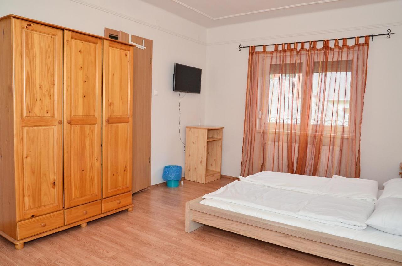 Gabor Aron Apartman Aparthotel Hajduszoboszlo Exterior photo