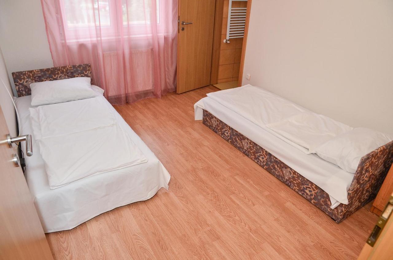 Gabor Aron Apartman Aparthotel Hajduszoboszlo Exterior photo