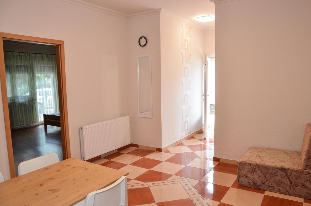 Gabor Aron Apartman Aparthotel Hajduszoboszlo Exterior photo